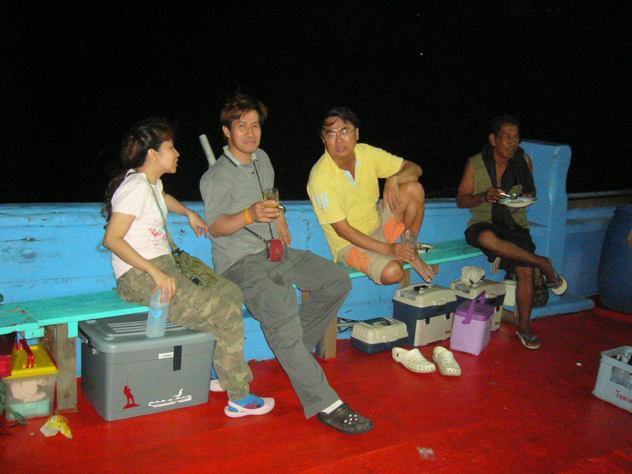 อีกด้านของกาบเรือ จาก ขวา มา ซ้าย  :grin:
