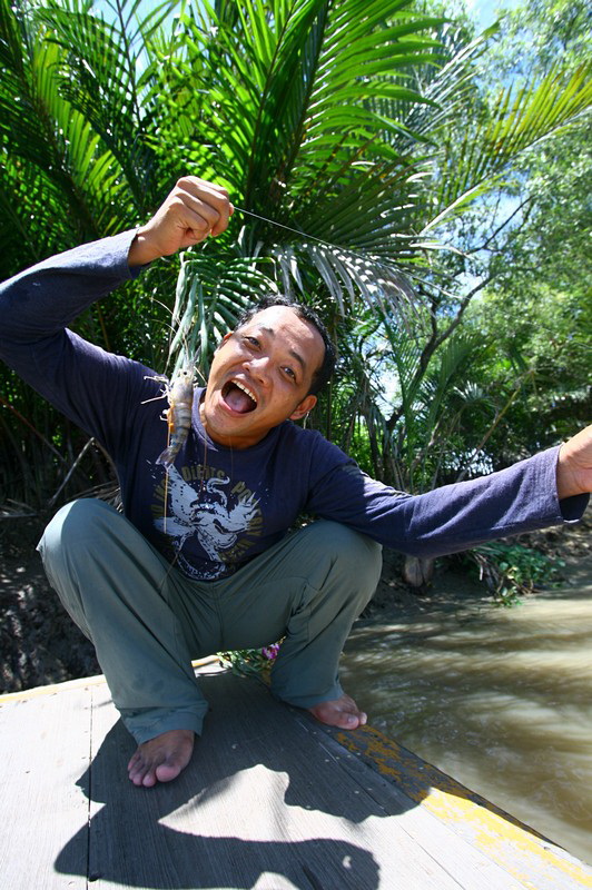 มันมาอีกแล้วแจ๋วจิงเลยตาหัวล้านนี่ :laughing: