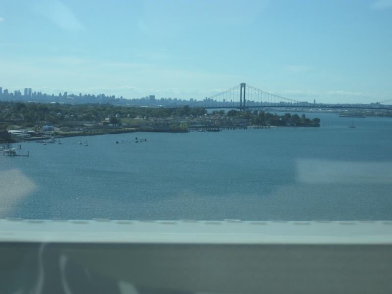Manhattan ครับ ไกลๆละครับ  :laughing: :laughing: