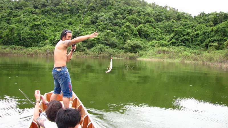 
                  เป็นภาพที่ บาดตา มากที่เด่ว 2 