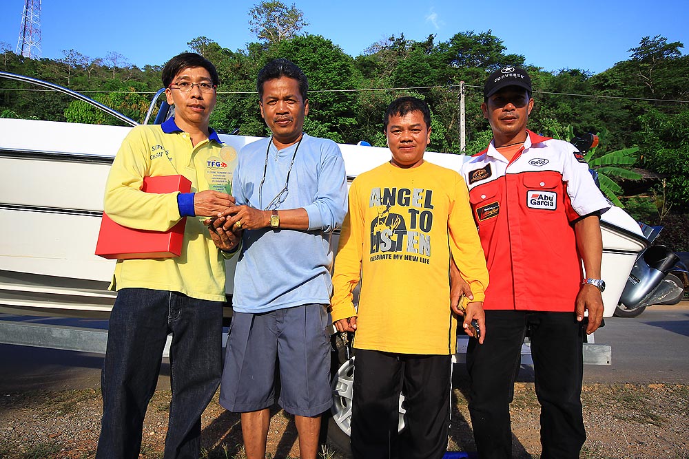 
  สำหรับทริบการแข่งขันที่แสนจะประทับใจนี้ผมขอจบด้วยภาพสุดท้ายใบนี้ครับ

  

   ขออภัยเพื่อนสมา