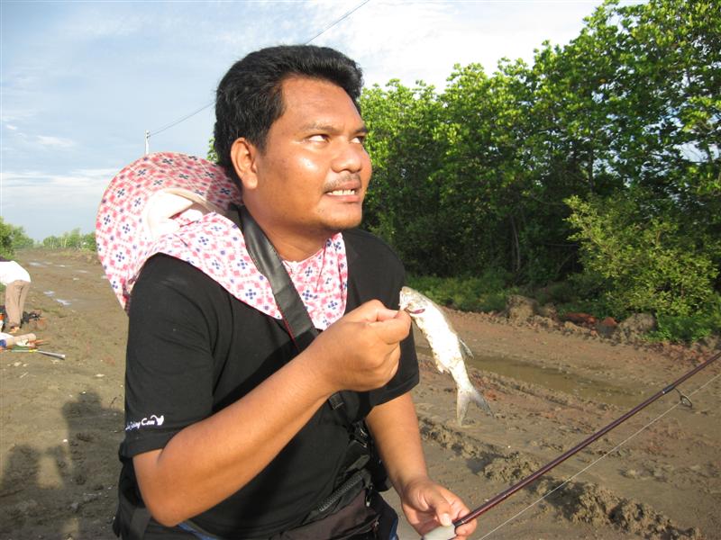 ผลงาน น้ามาด ตัวแรกครับ ตบซ๊ะเด็กหั