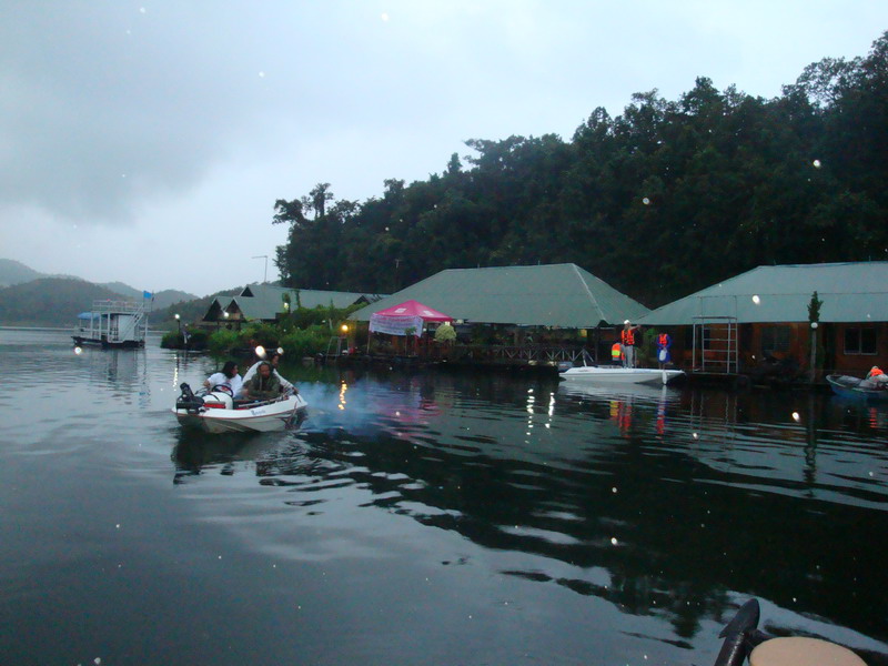 ลอยเรือ ก่อนออกตัว