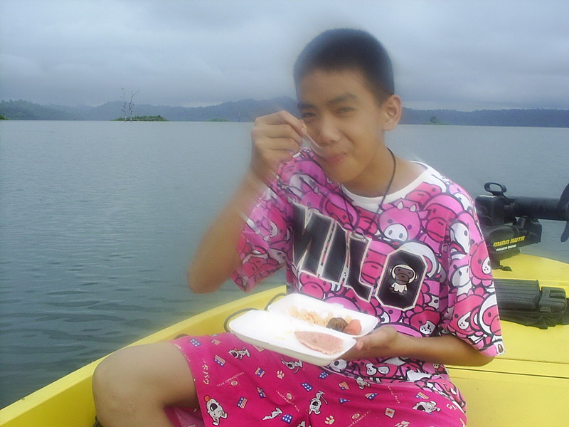 เช้าวันอาทิตย์เจ้าบอสบอกปลาไม่กินบอสกินก่อนนนนนนนน :laughing: