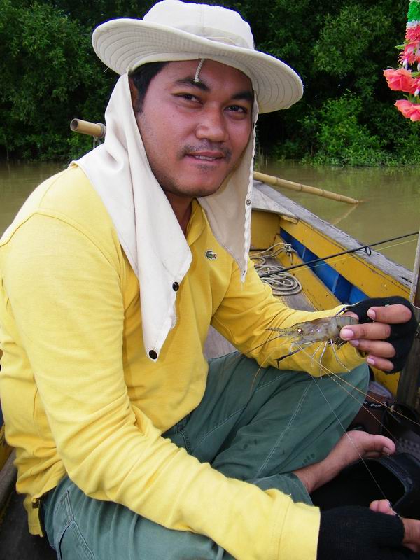  [b]นั่นแน่...แอบไม่หยิบมาจากไหนปล่าวเนี่ย...มัวแต่ตื่นเต้นน้องกร้ามไต๋บำ...[/b] :grin: :grin: :grin