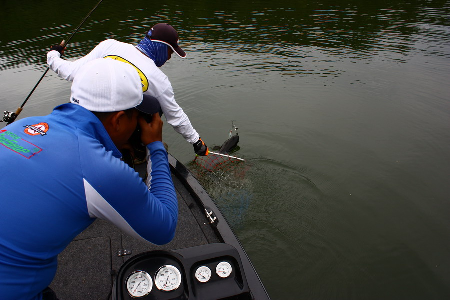 สวัสดีน้าpatrockfishing  ด้วยครับ  :cheer:

 [q]
ตามด