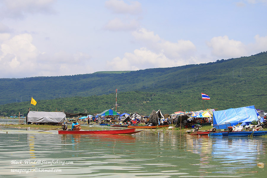  [b]@ กลับถึงท่าลงเรือ สิบเอ็ดโมงกว่าๆ [/b]

 :smile:
