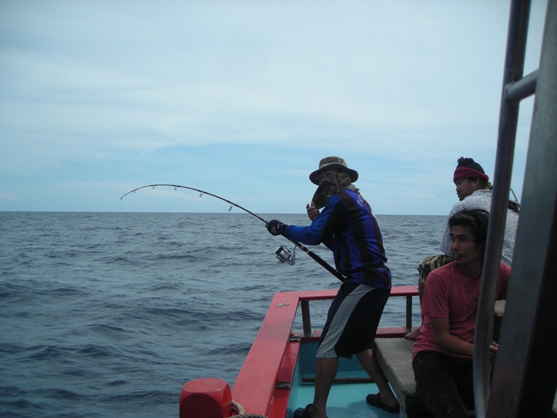 หัวเรือได้ไปแล้วมาถึงท้ายเรือบ้าง กับลีลาคุณศักดิ์ :smile: :smile: