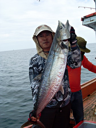 ลากมาถ่ายกันให้หนำใจ :laughing: :laughing: :laughing:

___