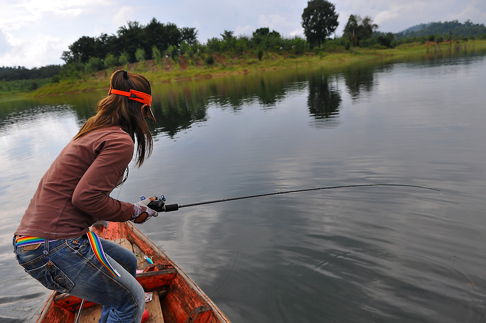 นั่น  เข้าใต้ท้องเรือ เอ้าๆๆๆๆๆๆๆๆ    โปรบางกอก ก็ไม่ยอมพลาด เอิ้กๆๆๆๆๆๆๆๆๆๆๆๆๆๆๆๆๆๆๆ :laughing: :la