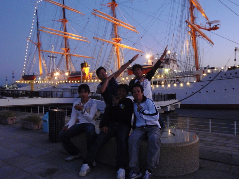 สถานที่คือท่าเรือ TOYAMA ในจังหวัดที่ผ