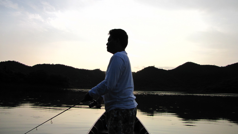 [q][i]อ้างถึง: พงเต๊บ posted: 11-10-2552, 23:02:46[/i]

ป๊าดดดดดดดดดดดดด....มาดูตอนปลาหลุดพอดี...
