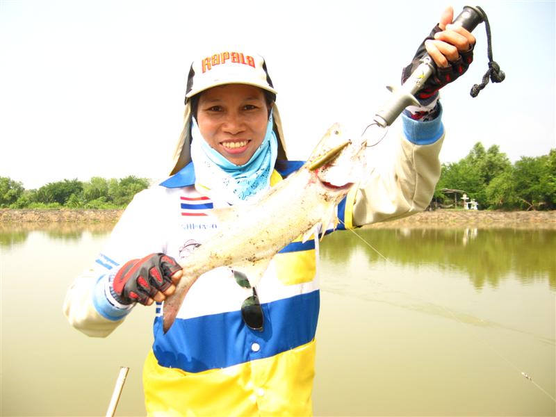 แก่งๆเหมือน คนเทรน อย่างนี้ ตอ้งจัดไปอีกรูปคร๊าบ อิอิ   :laughing: :laughing: :laughing: :laughing: 