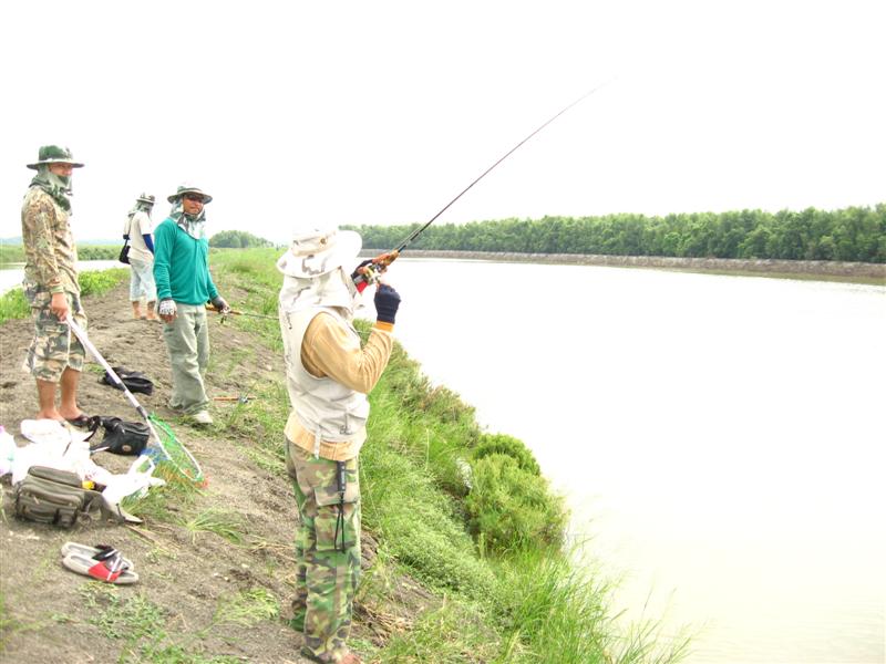 อ้าว นั่นผลงาน koong gabass อีกแล้วครับ ตานี้ผลงาน น้าเอ๋ มั่ง ก๊าบ
 :cool: :cool: :cool: :cool: :c