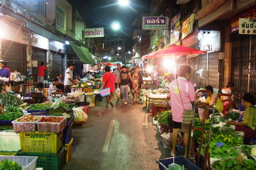 ตลาดยามเช้า   ตี 4 นิดๆ