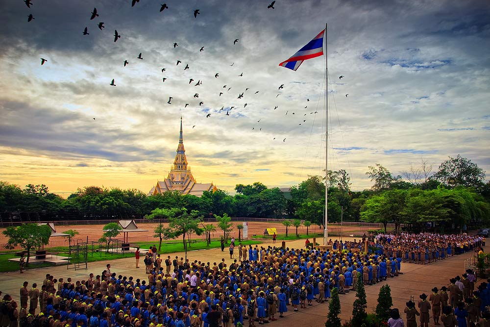 รางวัลชมเชย เป็นของ คุณบูชาชน เพชญธัญญะ  ชื่อภาพ \'แปดโมง ที่แปดริ้ว\'   ได้รับเงินรางวัล 5000 บ