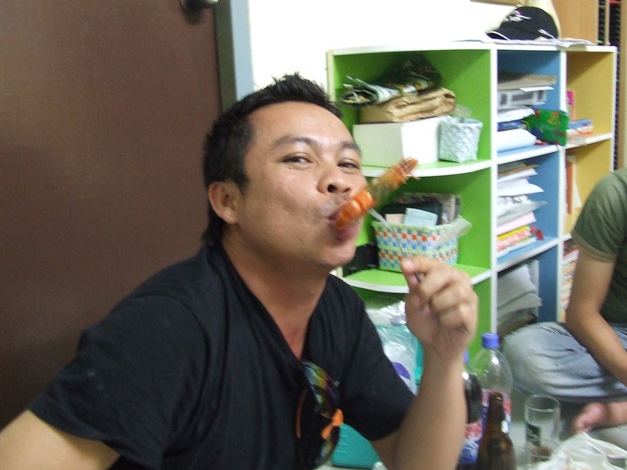 น้าน้ำ ดูจากสีหน้าแล้วมีความสุขเจรงๆ :laughing: :laughing: