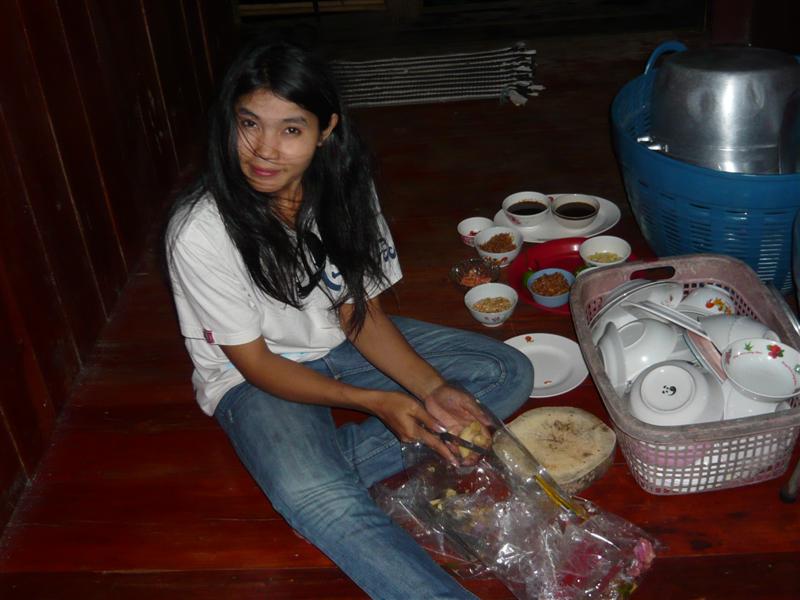 ส่วน ผบ.ทบ. ทำกับข้าว (ที่พามาก็เพราะ