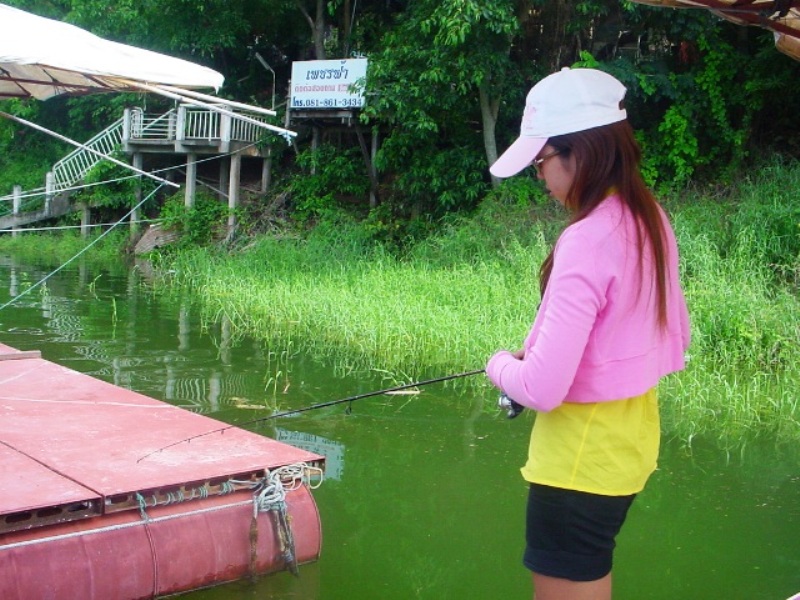 วัดปลาไม่อยู่ ............ ลองใหม่ครับ เดี๋ยวก็อยู่ อิ อิ อิ   :laughing: :laughing: :laughing: :lau