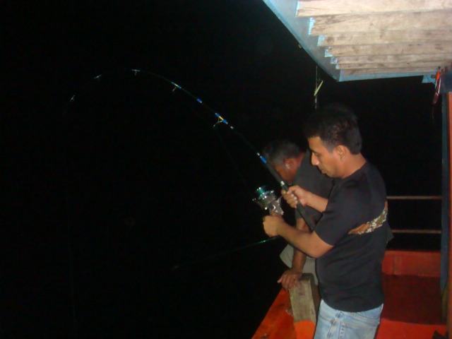 บังดุโดนของหนักที่ท้ายเรือ......ไต๋หล