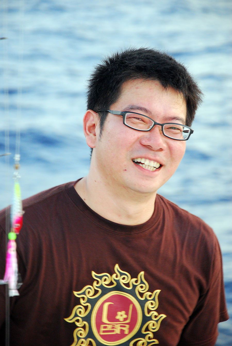 พี่โตมรอารมณ์  ดี  ยิ้มหย่าย  เลยทริพ 