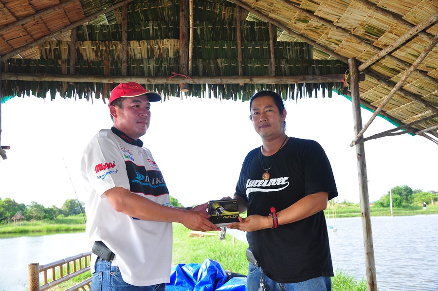 หนังสือ รัวร์เลิฟเวอร์ ได้รับรอก banax 
