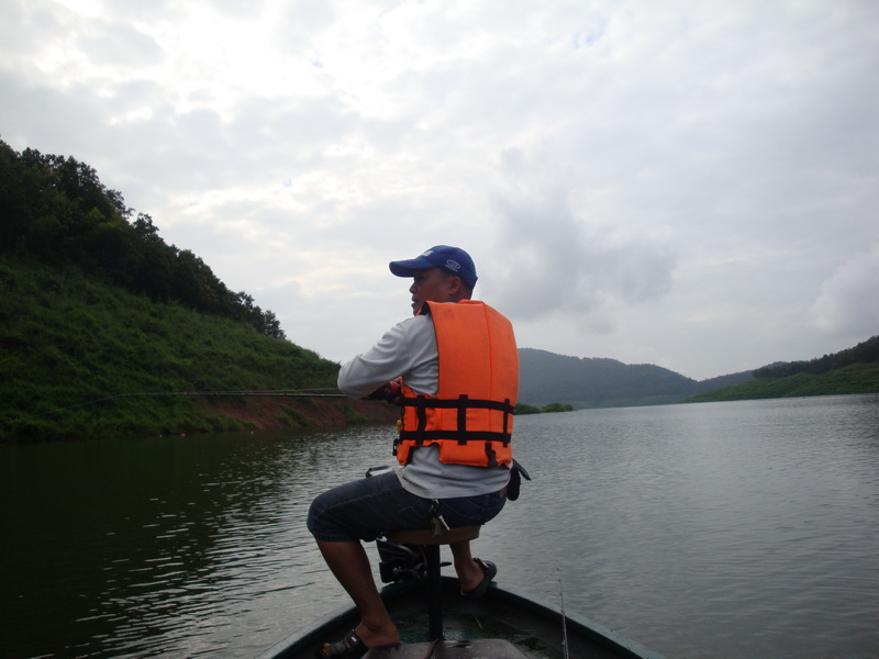 เคนครับ ถ่ายรูปให้หน่อยนะ
คร๊าบ..........