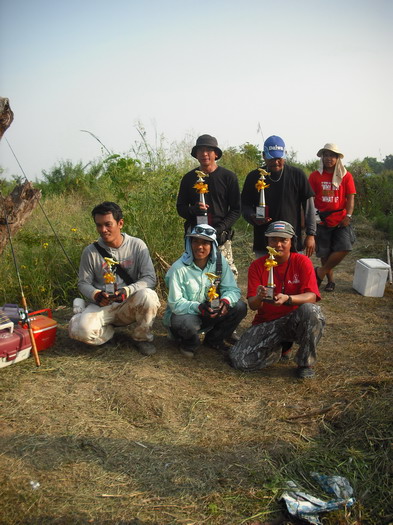 มัวแต่ดีใจกับรางวัล ................ ไม่ได้ถ่ายภาพเลย

ภาพนี้รวมถ้วยครับ ...............  :cheer: 