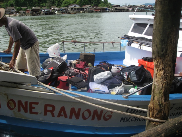 รูปนี้เรือโอเชี่ยนวัน เพิ่งเข้ามาเ