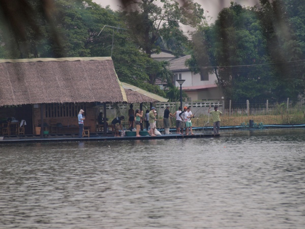 โหๆๆ บ้านนู้นคนต่างชาติเตรึมเลย น่าไปแจมด้วยจิงๆ :grin: :grin: