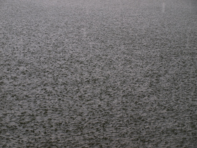 ฝนตกหนักจริงๆครับ จะตกทำไมเนี่ยะ แย่จัง