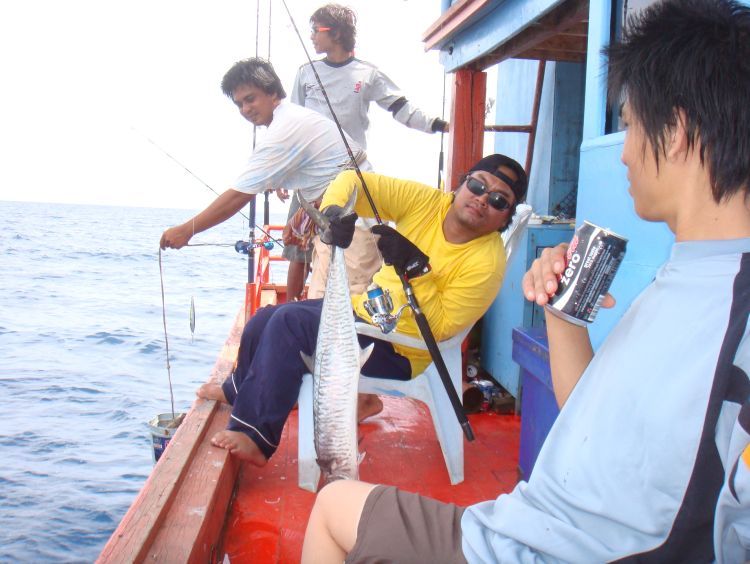 มันส์จิงๆ

JIGGING + RAIDER ล้วนๆ ไม่มีสายลอย ไม่มีการเหน็บ