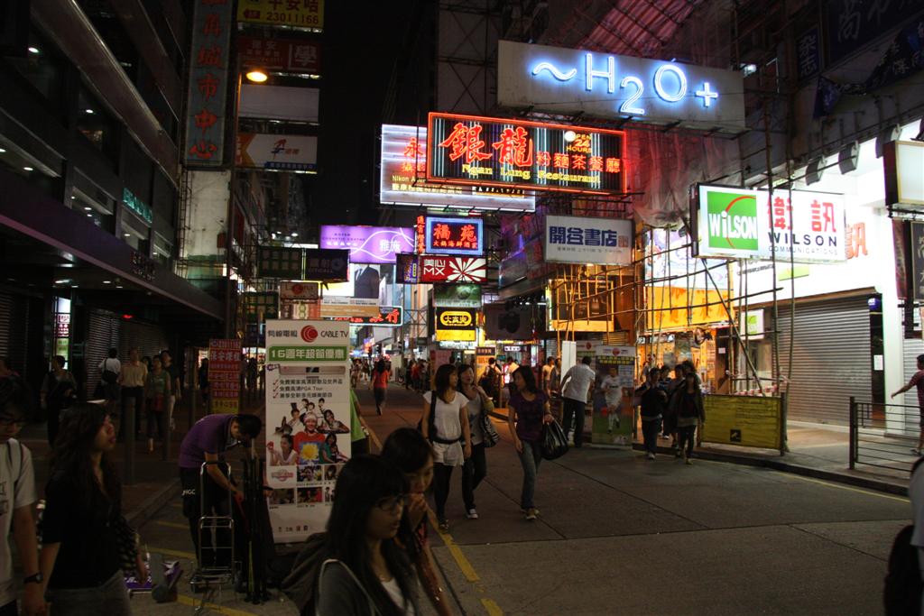 ตลาดที่นี่เปิดถึงดึกๆ