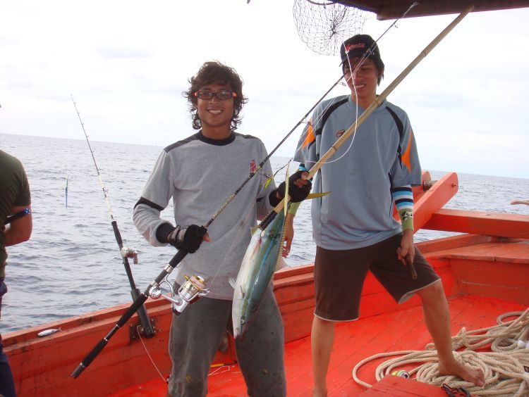 ลม JIG ได้ RAINBOW RUNNER


เป็นRAINBOWตัวเดียวของทริป