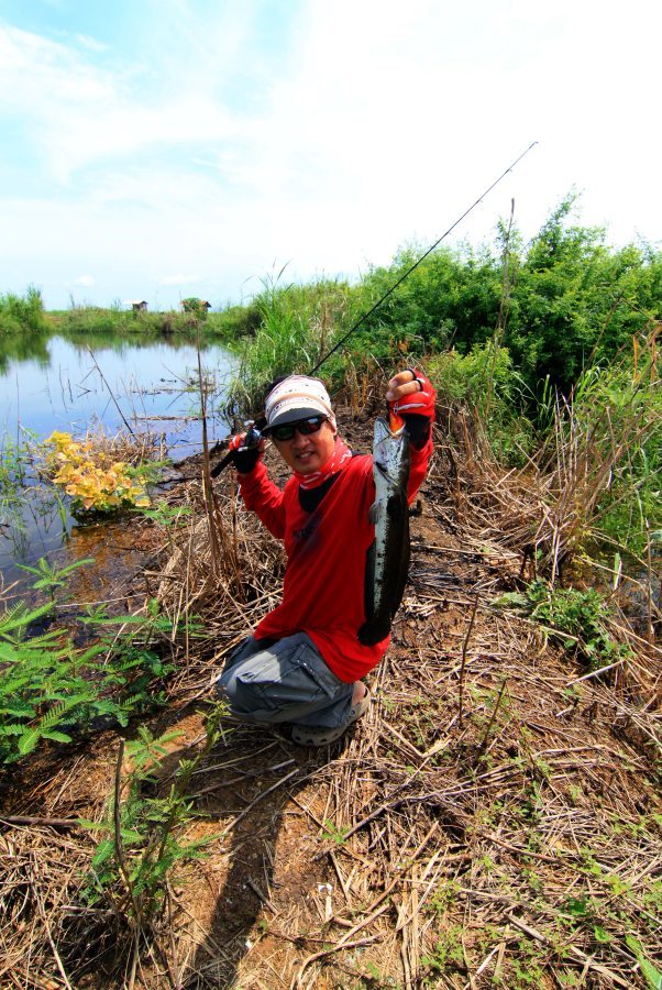   ยังไม่ทันลงเรือก็ถูกกดดันเสียก่อน

*************************************************

