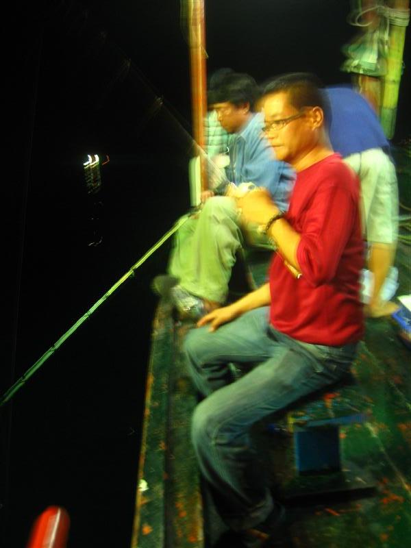  [b]บางทีดูเหมือนง่าย.....[/b] :sad: :sad: :sad:

 [q]สวั