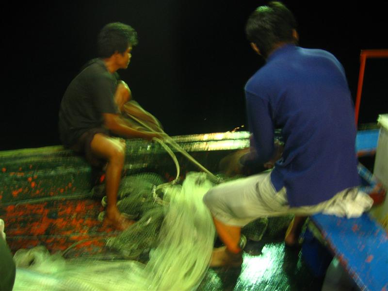  [b]วุ่นกันไปหมด ดันมาเยอะลูกเรือก็ต