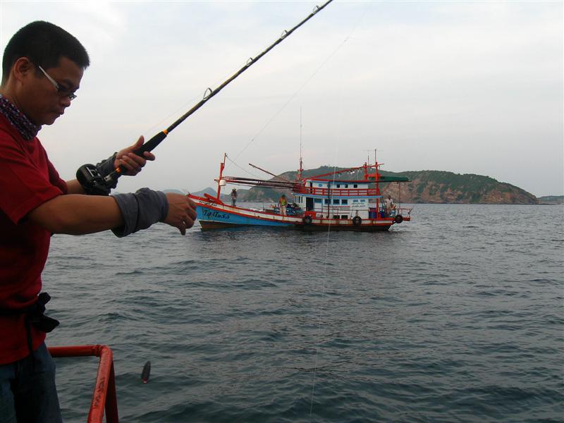  [b]เข้าหมาย..หัวจวง....เรือไต๋เรือง เรือแม่ทริปนี้จอดรออยู่....ตระโกนโหวกเหวกๆ..บอกว่าได้..โฉมงามสิ