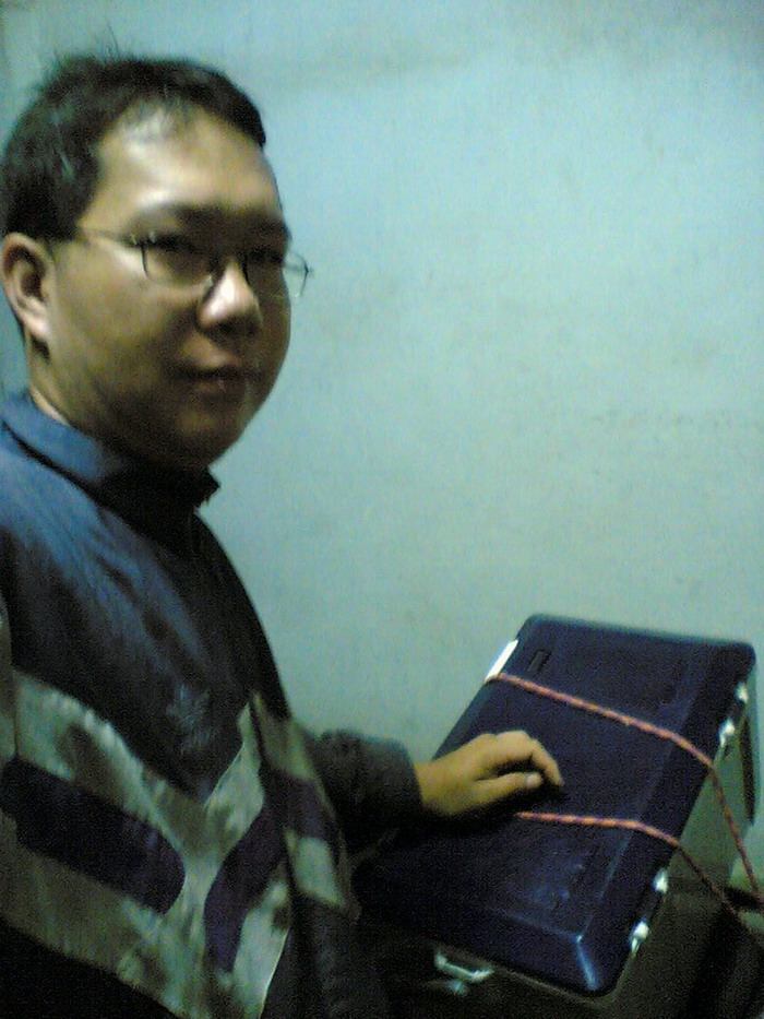 หล่อซ้ากรูป ก่อนออกจากบ้าน  (ยังเมาขี้ตาอยู่เลยอ่า  :laughing: :laughing: :laughing:)