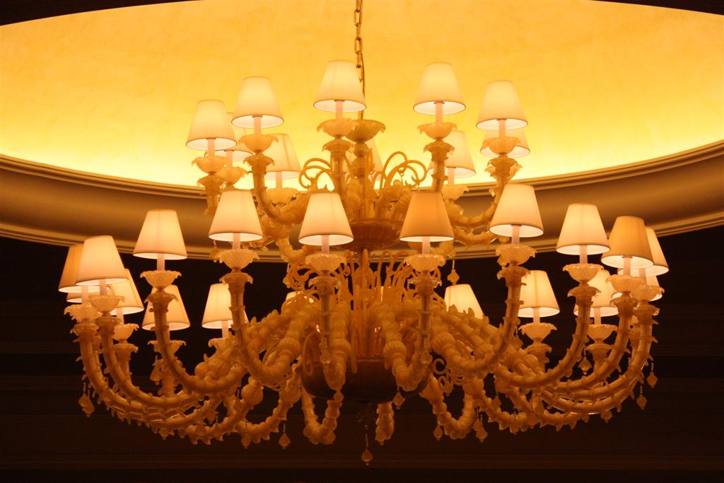 โคมระย้า หรือ chandelier