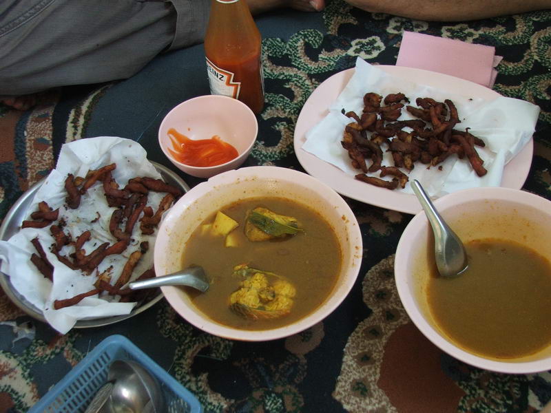 พักกินข้าวก่อนครับ   พักน้องมายไว้ก