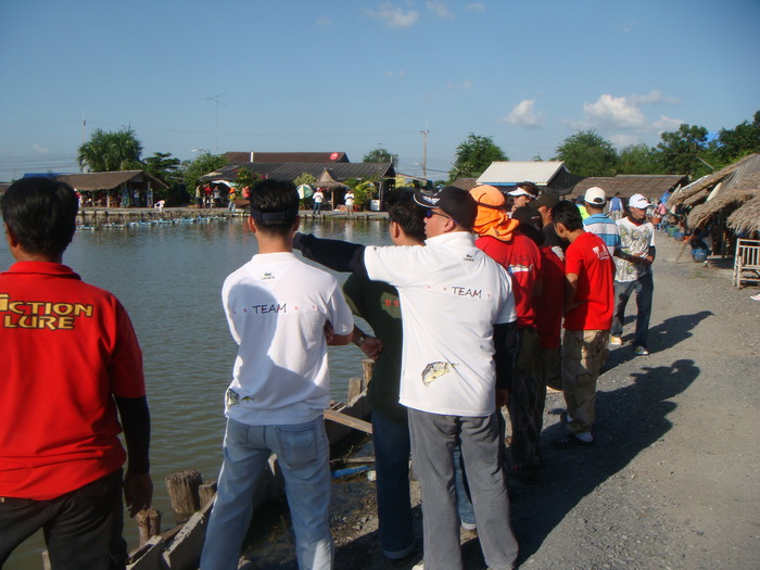 กองเชียร์ เริ่มเยอะแล้วครับ   :grin: :grin: :grin: :grin: