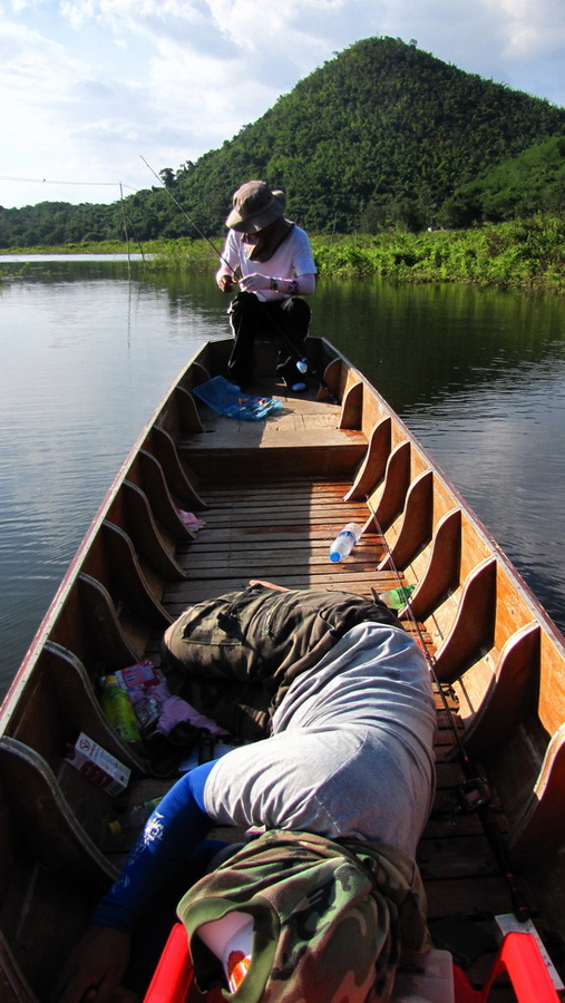 
    นอนเลยครับ...............กินอื่ม นอนหลับ...กับ เรือสำราญ  .............  เรือผมมันคงกว้างขวางง