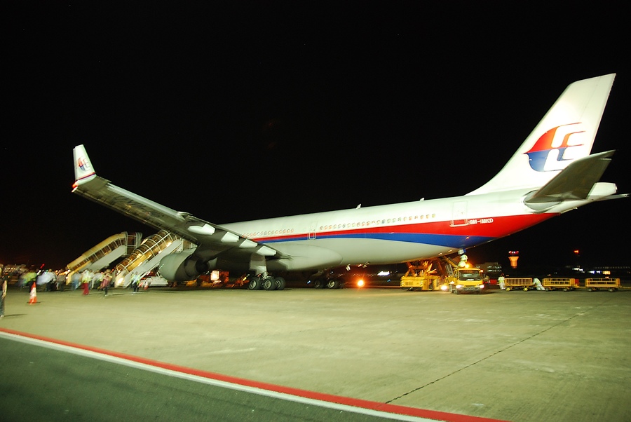  :grin: :grin: เริ่มที่สนามบินกันนะครับ นกยักษ์ที่พาบินลัดฟ้ามา Airbus A330  :grin: :grin: