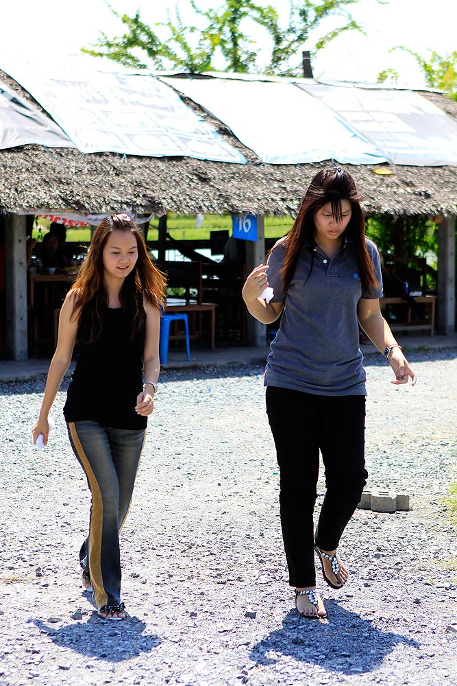 [center] นู๋เมจิ จะไปไหนนะ .......... .......... ............ [/q]
