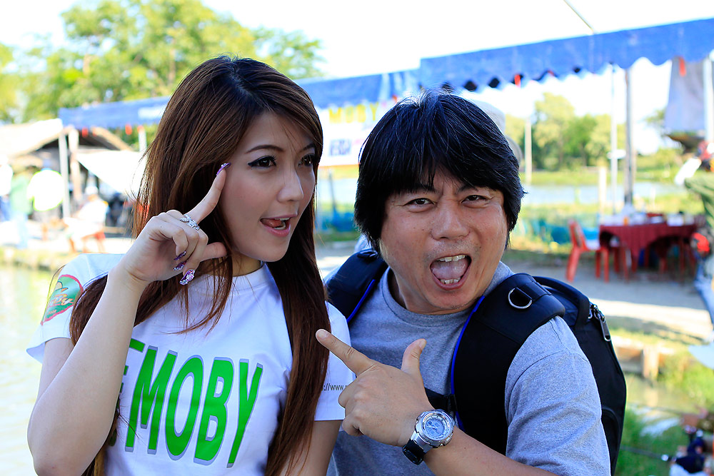 [center] น้าต้มสยามสปูน ท่านี้ ขอนะ ..........................ขอว่าอย่าทำอีก .............ชอบๆ [/q]
