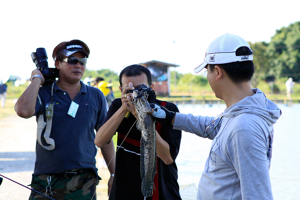 [center] โปรน้าตรุ๊กกกกกกกกกก..............แจ้งเกิดในวงการ PHOTO ก็งานนี้ แหละคร๊าบบบบบบบบบบ 


โ