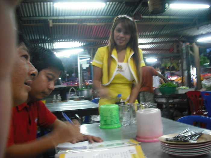แล้วเราก็ปิดร้านฉลองกันครับ ..................