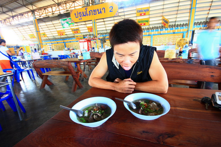 มาแล้วววว...ใจเย็นๆน้าต่าย  :laughing: :laughing: :laughing: