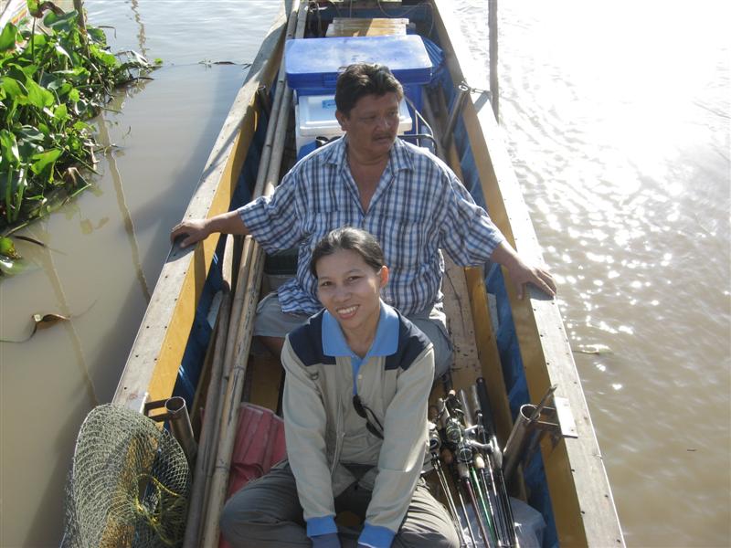 แหม ขนของลงเรือเสร็จปุ๊ป จับจองที่ปั๊ป เลยอ่ะ สงสัยต้องนั่งหัวเรือซ๊ะแล๊ะ อิอิ
 :laughing: :laughin